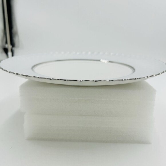 Royal Tettau White with Silver Trim / Ring 10.75" Dinner Plate Scalloped Vintage - Picture 5 of 7